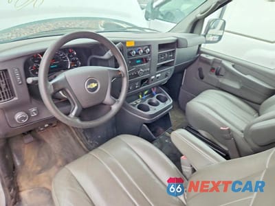 Zdjęcie 8 z 13 samochodu: 2013 CHEVROLET EXPRESS 2500 CARGO UTILITY / SERVICE VAN VIN:1GCWGFCB7D1902117 - miniatura