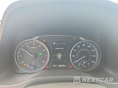 Zdjęcie 9 z 12 samochodu: 2017 HYUNDAI ELANTRA LIMITED VIN:5NPD84LF8HH004829 - miniatura