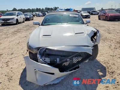 Piąte zdjęcie samochodu w środku: 2018 FORD MUSTANG VIN:1FATP8UH3J5109828 - miniatura