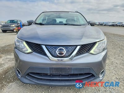 Piąte zdjęcie samochodu w środku: 2018 NISSAN ROGUE SPORT SL VIN:JN1BJ1CP1JW181938 - miniatura