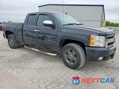 Czwarte zdjęcie samochodu z boku: 2010 CHEVROLET SILVERADO K1500 LTZ VIN:1GCSKTE33AZ194642 - miniatura