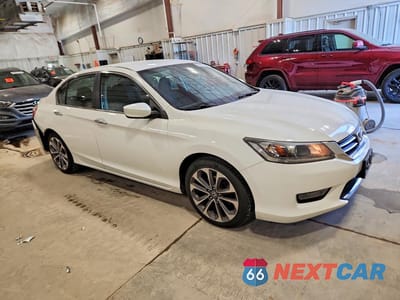 Czwarte zdjęcie samochodu z boku: 2015 HONDA ACCORD SPORT VIN:1HGCR2F52FA224179 - miniatura