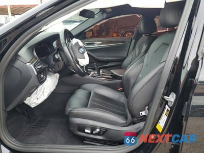 Zdjęcie 7 z 12 samochodu: 2019 BMW 530 I VIN:WBAJA5C50KWW40213 - miniatura
