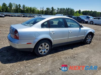 Trzecie zdjęcie samochodu z tyłu: 2002 VOLKSWAGEN PASSAT GLX 4MOTION VIN:WVWTH63B92P186413 - miniatura