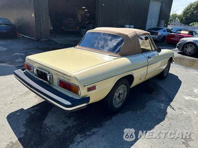 Czwarte zdjęcie samochodu z boku: 1982 ALFA ROMEO VELOCE 2000 SPIDER VIN:ZARBA5418C1015601 - miniatura