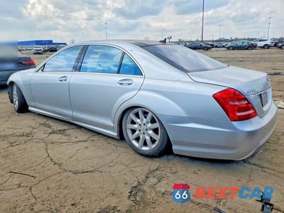 Drugie zdjęcie samochodu z przodu: 2013 MERCEDES-BENZ S 550 4MATIC VIN:WDDNG9EB4DA535533 - miniatura