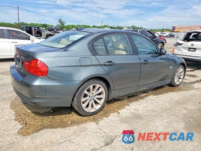 Trzecie zdjęcie samochodu z tyłu: 2011 BMW 328 XI SULEV VIN:WBAPK5C55BA659313 - miniatura