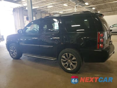 Drugie zdjęcie samochodu z przodu: 2008 GMC YUKON DENALI VIN:1GKFK63818J219908 - miniatura