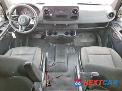 Zdjęcie 8 z 12 samochodu: 2021 MERCEDES BENZ SPRINTER 2500 VIN:W1W40CHYXMT051639 - miniatura