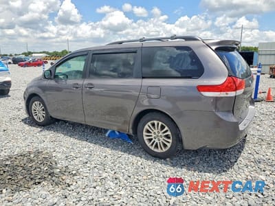 Trzecie zdjęcie samochodu z tyłu: 2011 TOYOTA SIENNA XLE 8-PASSENGER VIN:5TDYK3DC4BS079112 - miniatura