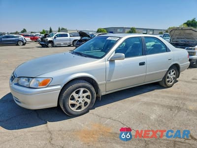 2001 TOYOTA CAMRY LE V6 4T1BF22K61U968238 - główne zdjęcie licytacji z USA - miniatura