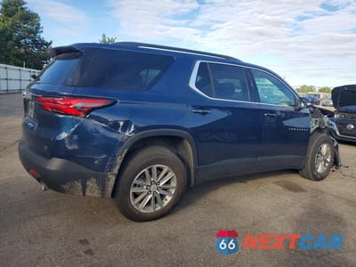Trzecie zdjęcie samochodu z tyłu: 2023 CHEVROLET TRAVERSE LT VIN:1GNERGKW3PJ302075 - miniatura