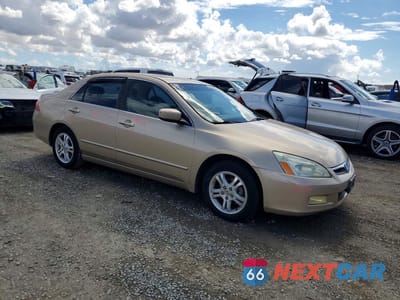 Czwarte zdjęcie samochodu z boku: 2007 HONDA ACCORD EX VIN:1HGCM56857A179525 - miniatura