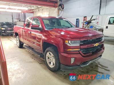 Czwarte zdjęcie samochodu z boku: 2016 CHEVROLET SILVERADO K1500 LT VIN:1GCVKREC6GZ216187 - miniatura