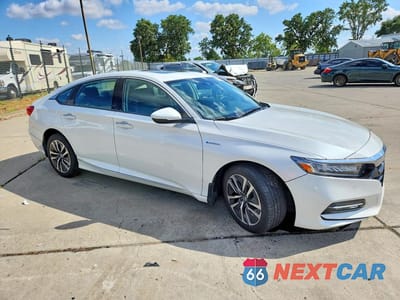 Czwarte zdjęcie samochodu z boku: 2019 HONDA ACCORD TOURING HYBRID VIN:1HGCV3F97KA019102 - miniatura