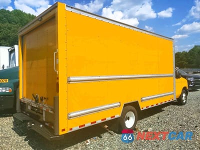 Trzecie zdjęcie samochodu z tyłu: 2024 FORD E350 BOX TRUCK VIN:1FDWE3FN2RDD09471 - miniatura