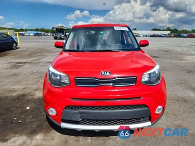 Piąte zdjęcie samochodu w środku: 2018 KIA SOUL + VIN:KNDJP3A5XJ7545577 - miniatura