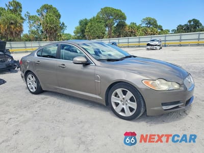 Czwarte zdjęcie samochodu z boku: 2011 JAGUAR XF VIN:SAJWA0FB0BLR94586 - miniatura