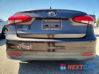 Zdjęcie 6 z 12 samochodu: 2017 KIA FORTE LX VIN:3KPFK4A70HE022008 - miniatura