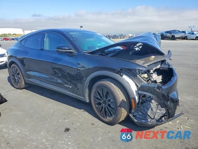 Czwarte zdjęcie samochodu z boku: 2025 FORD MUSTANG MACH-E SELECT VIN:3FMTK1R49SMA19905 - miniatura
