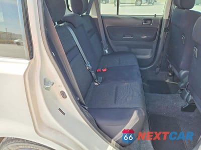 Zdjęcie 10 z 12 samochodu: 2005 TOYOTA SCION XB VIN:JTLKT324654003393 - miniatura