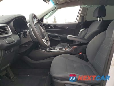 Zdjęcie 7 z 13 samochodu: 2020 KIA SORENTO S VIN:5XYPG4A52LG620150 - miniatura