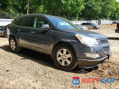 Czwarte zdjęcie samochodu z boku: 2009 CHEVROLET TRAVERSE LT VIN:1GNER23DX9S161275 - miniatura