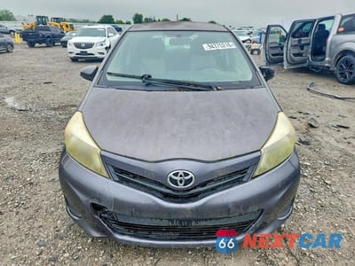 Piąte zdjęcie samochodu w środku: 2013 TOYOTA YARIS 5-DOOR L VIN:JTDKTUD35DD549073 - miniatura