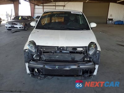 Piąte zdjęcie samochodu w środku: 2015 FIAT 500 SPORT VIN:3C3CFFHH9FT667593 - miniatura