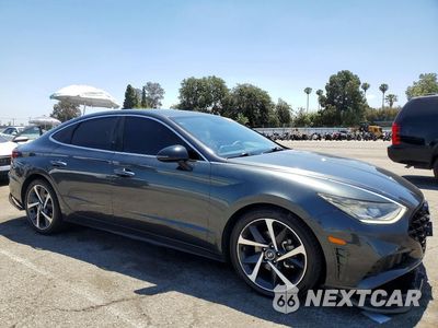 Czwarte zdjęcie samochodu z boku: 2021 HYUNDAI SONATA SEL PLUS VIN:5NPEJ4J26MH107508 - miniatura