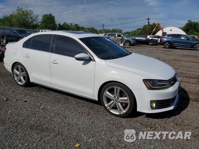 Czwarte zdjęcie samochodu z boku: 2015 VOLKSWAGEN JETTA GLI VIN:3VW5T7AJ2FM401680 - miniatura