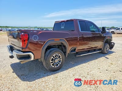 Trzecie zdjęcie samochodu z tyłu: 2024 GMC SIERRA K2500 SLE VIN:1GT59ME79RF375940 - miniatura