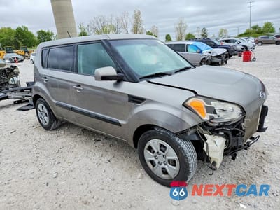 Czwarte zdjęcie samochodu z boku: 2011 KIA SOUL + VIN:KNDJT2A21B7215694 - miniatura