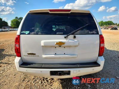 Zdjęcie 6 z 14 samochodu: 2014 CHEVROLET SUBURBAN K1500 LT VIN:1GNSKJE71ER166469 - miniatura