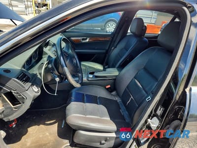 Zdjęcie 7 z 13 samochodu: 2009 MERCEDES-BENZ C 300 VIN:WDDGF54X99R050413 - miniatura