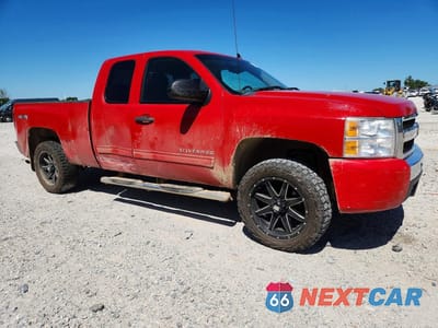 Czwarte zdjęcie samochodu z boku: 2011 CHEVROLET SILVERADO K1500 LS VIN:1GCRKREA1BZ461035 - miniatura