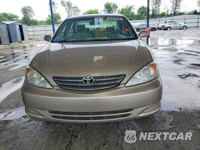 Piąte zdjęcie samochodu w środku: 2003 TOYOTA CAMRY LE VIN:4T1BE32K13U163792 - miniatura