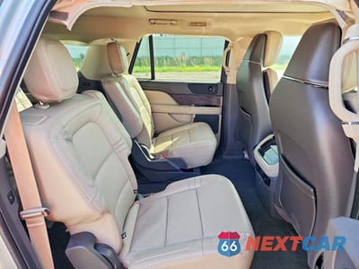 Zdjęcie 11 z 14 samochodu: 2024 LINCOLN NAVIGATOR L RESERVE VIN:5LMJJ3LG0REL02831 - miniatura