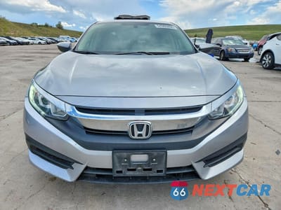 Piąte zdjęcie samochodu w środku: 2017 HONDA CIVIC LX VIN:19XFC2F57HE081968 - miniatura
