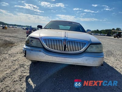 Piąte zdjęcie samochodu w środku: 2006 LINCOLN TOWN CAR SIGNATURE VIN:1LNHM81V36Y624395 - miniatura