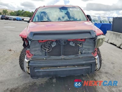 Piąte zdjęcie samochodu w środku: 2014 TOYOTA TUNDRA CREWMAX SR5 VIN:5TFDW5F1XEX324343 - miniatura