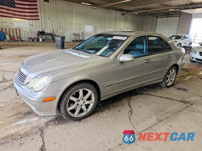 2003 MERCEDES-BENZ C 320 WDBRF64J13F426503 - główne zdjęcie licytacji z USA - miniatura