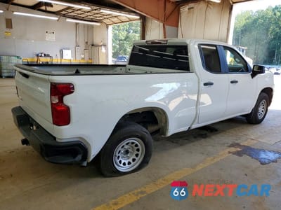 Trzecie zdjęcie samochodu z tyłu: 2025 CHEVROLET SILVERADO 1500 5.3L V8 VIN:1GCRAAED5SZ217760 - miniatura
