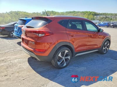 Trzecie zdjęcie samochodu z tyłu: 2017 HYUNDAI TUCSON SPORT VIN:KM8J3CA25HU366212 - miniatura