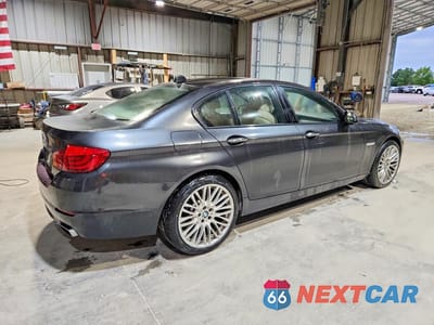 Trzecie zdjęcie samochodu z tyłu: 2011 BMW 550I VIN:WBAFR9C58BC270071 - miniatura