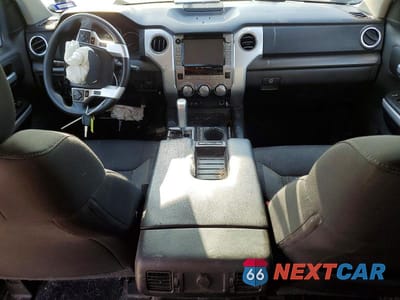Zdjęcie 8 z 12 samochodu: 2020 TOYOTA TUNDRA CREWMAX SR5 VIN:5TFEY5F16LX271054 - miniatura