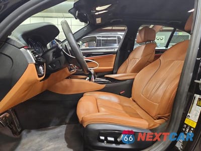 Zdjęcie 7 z 12 samochodu: 2018 BMW M550I VIN:WBAJB9C52JB035796 - miniatura