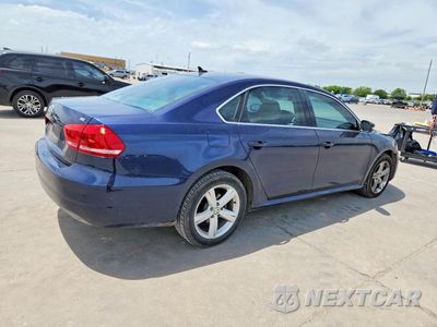 Trzecie zdjęcie samochodu z tyłu: 2013 VOLKSWAGEN PASSAT SE VIN:1VWBH7A32DC027060 - miniatura
