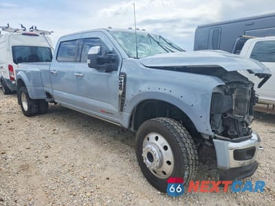 Czwarte zdjęcie samochodu z boku: 2024 FORD F450 SUPER DUTY VIN:1FT8W4DM3RED83504 - miniatura