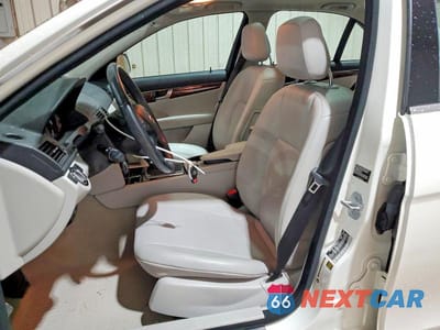 Zdjęcie 7 z 12 samochodu: 2009 MERCEDES-BENZ C 300 4MATIC VIN:WDDGF81X89F207162 - miniatura